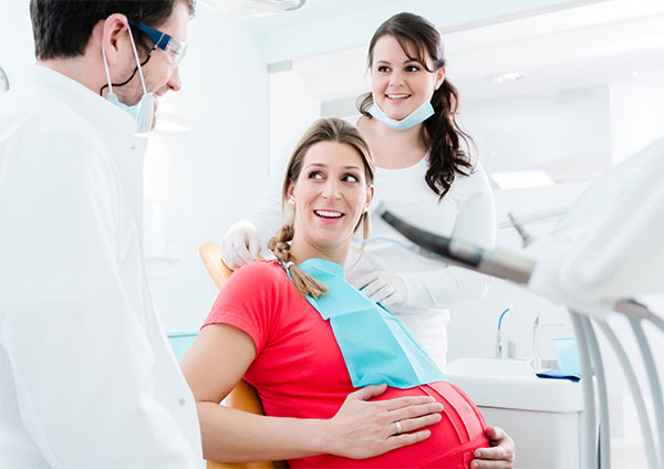 Можно ли лечить зубы во время беременности?
