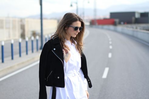 clochet-streetstyle-outfit-suite-blanco-suede-black-biker-jacket-frontrowshop-white-shirtdress-4.jpg (18.41 Kb)
