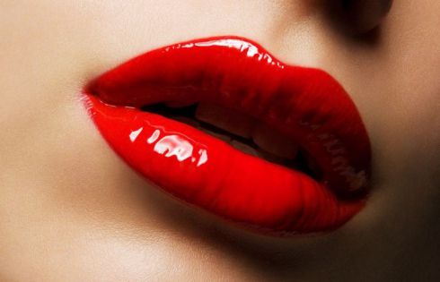 red-lips1.jpg (18 Kb)