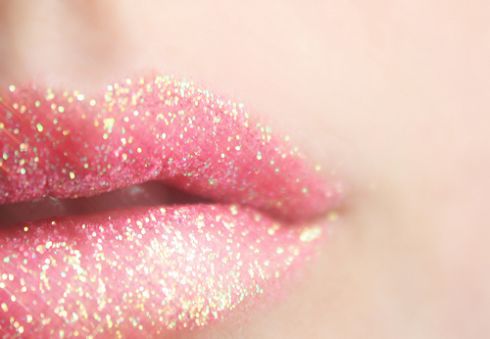 sparkle-pink-lipstick-new_england-fine_living.jpg (19.55 Kb)