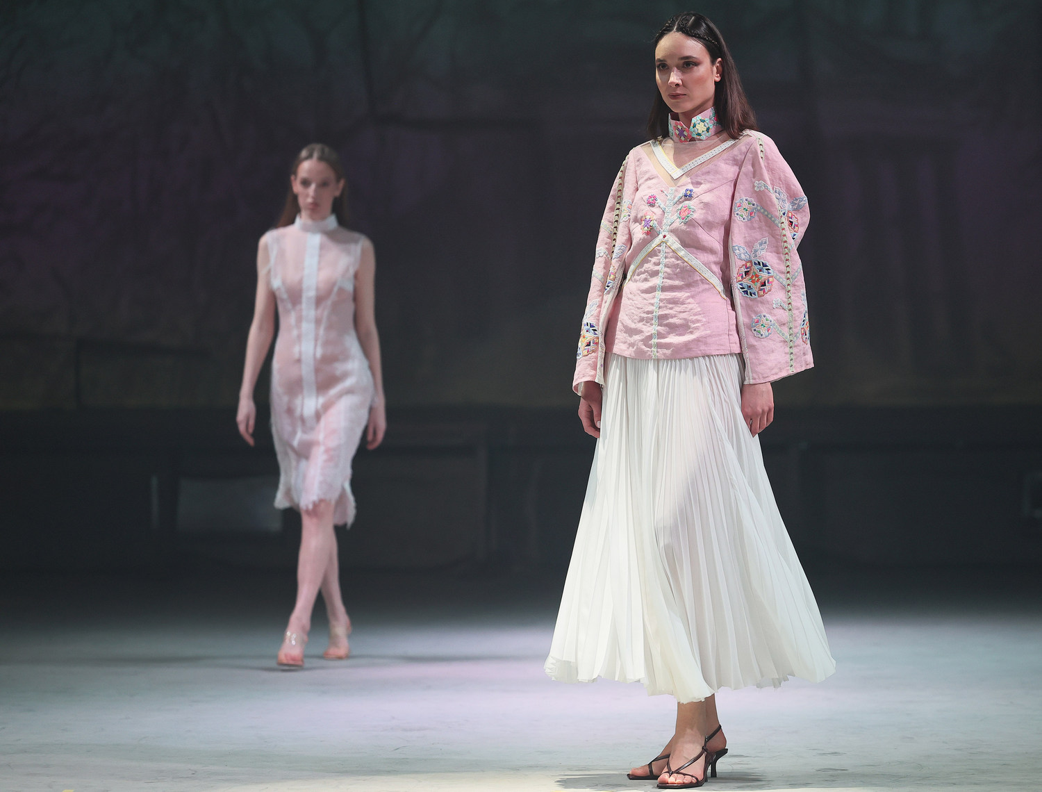 moda_oksana_karavanska_by_lem_station_kraws_r3_0131_ecece89e.jpg (251.91 Kb)